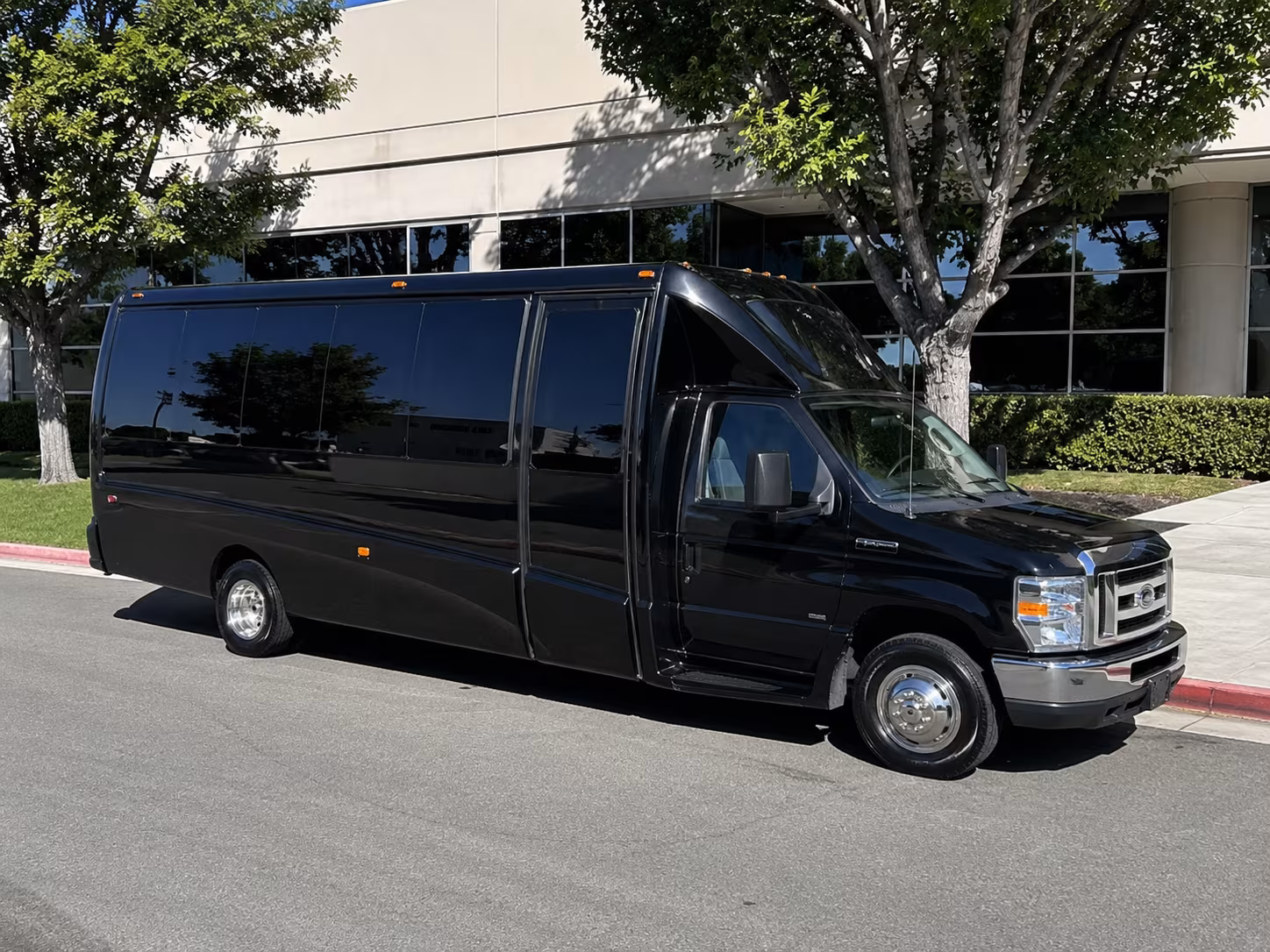 18 Passenger Party Bus