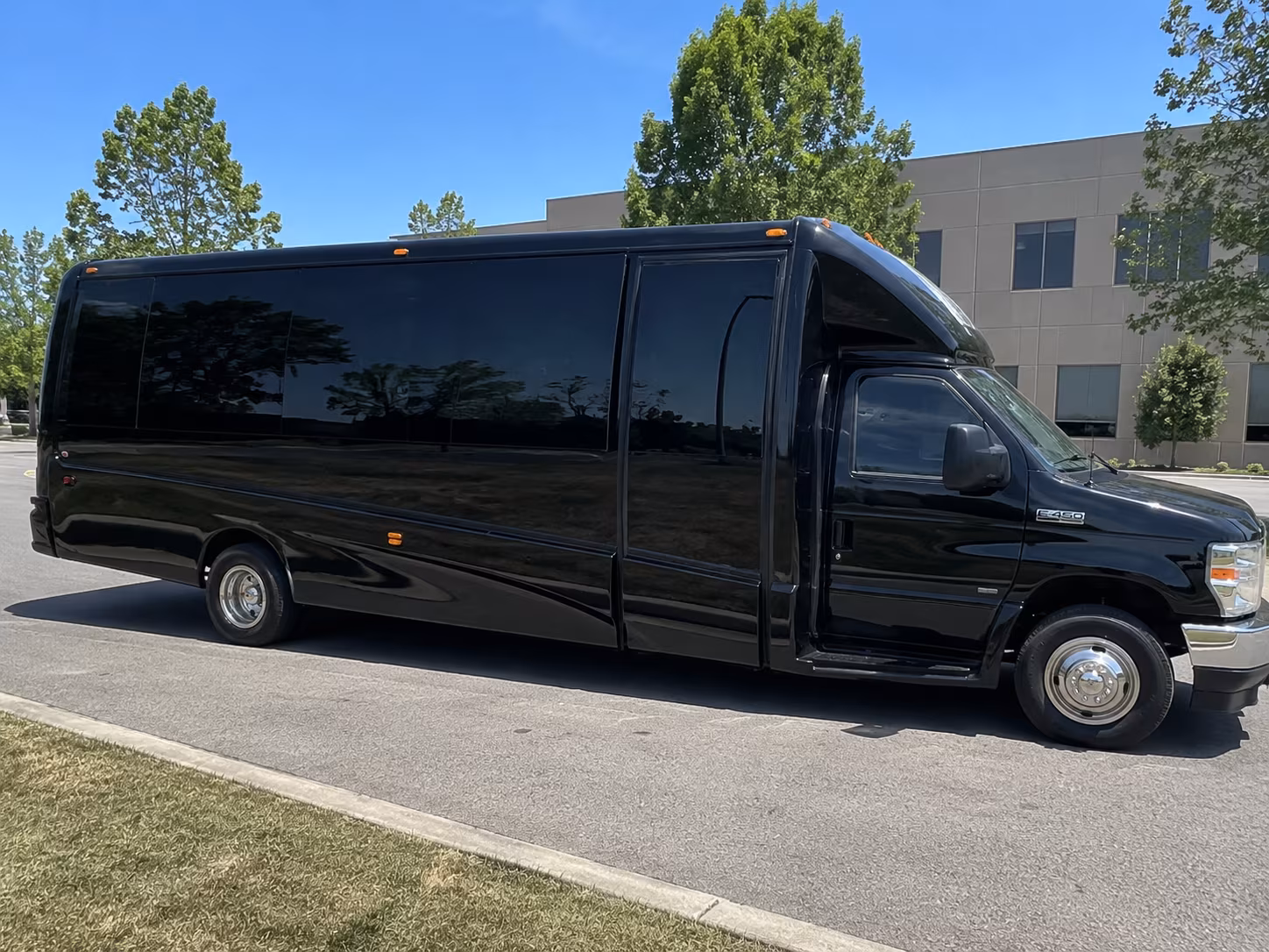 Santa Clarita Winery Tour & Pub Crawl Transportation