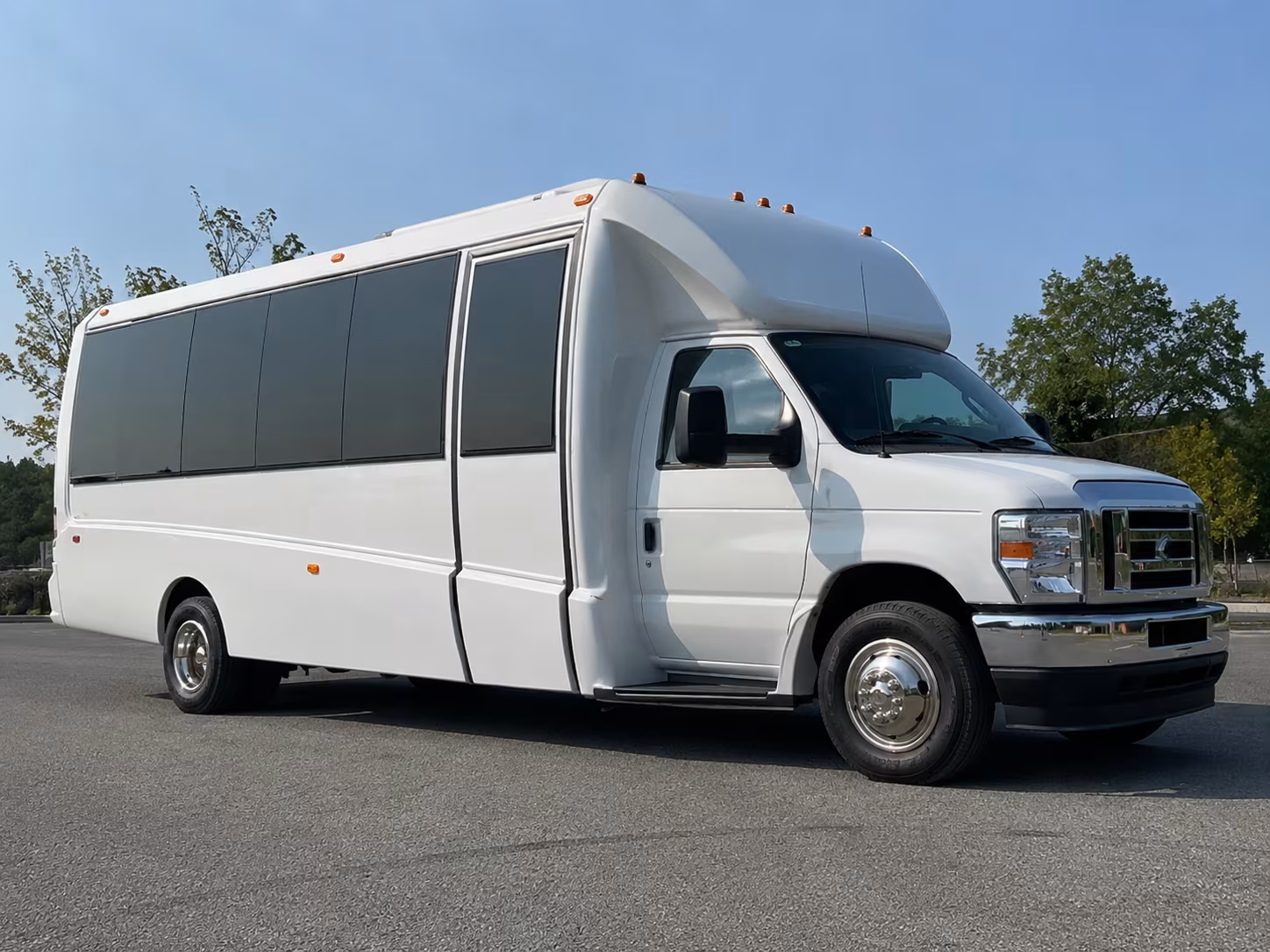 Simi Valley Birthday, Sweet 16, & Quinceañera Party Bus Rentals