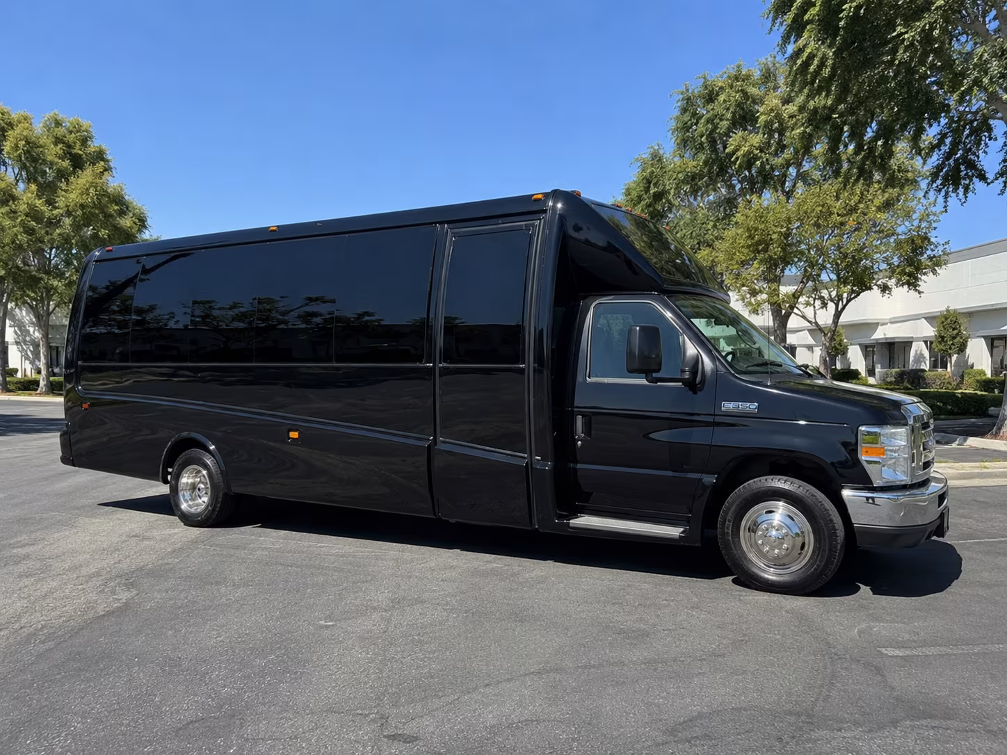 Simi Valley Winery Tour & Pub Crawl Transportation